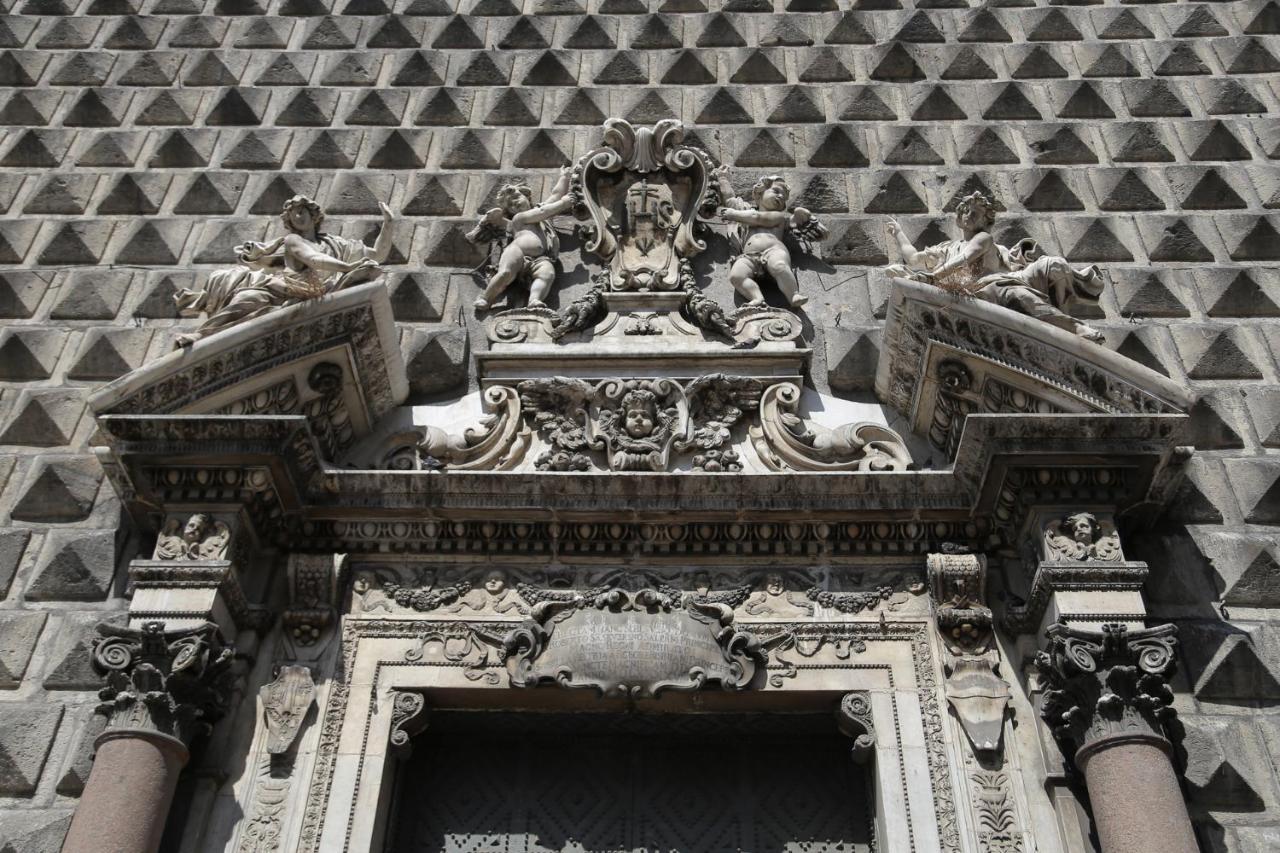 Palazzo Carafa Della Spina - Maison De Charme Naples Exterior photo
